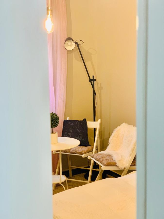 Private Place To Stay Self Check In-Nonstop- Netflix-Wifi Resita Exteriör bild