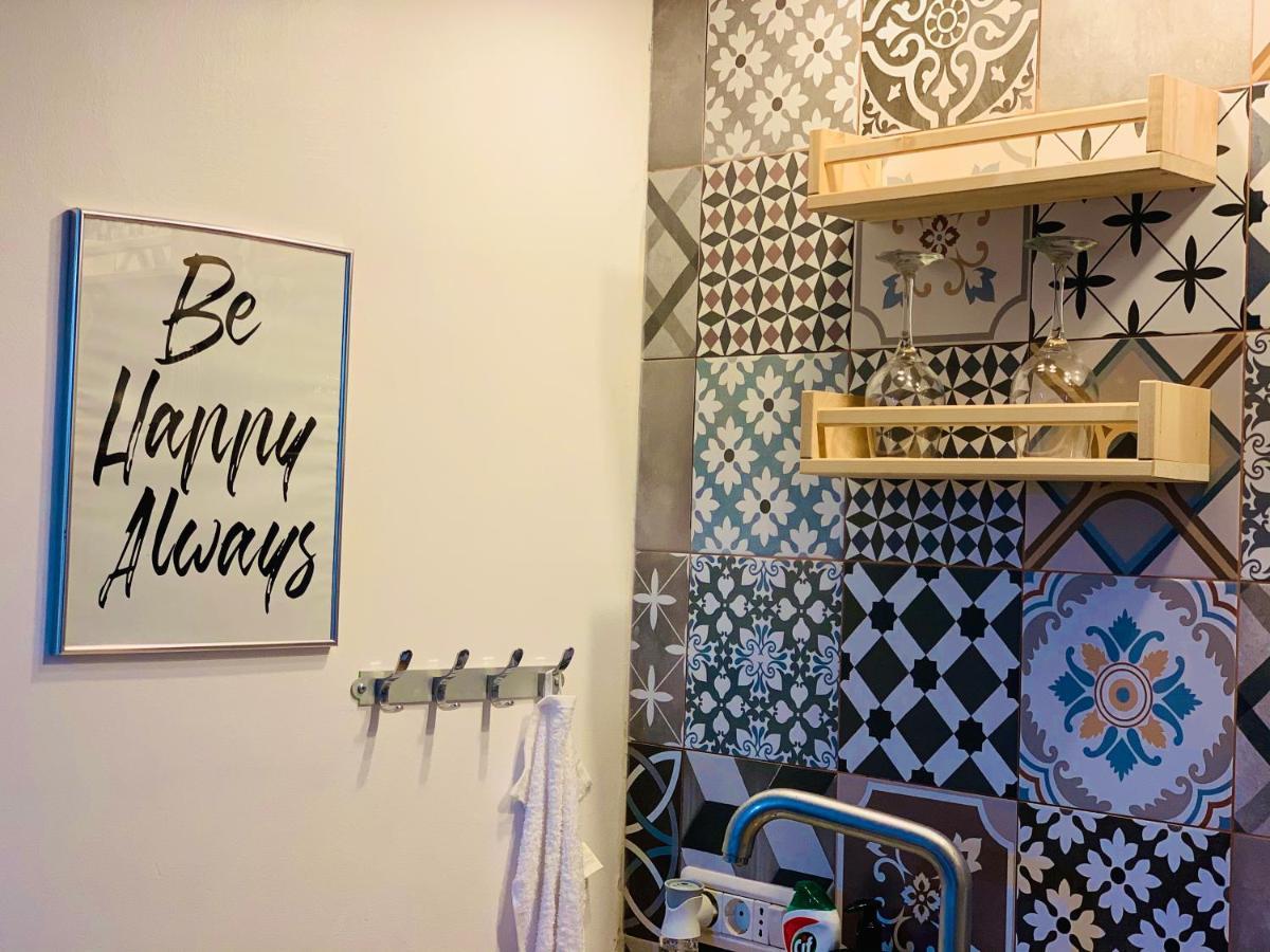 Private Place To Stay Self Check In-Nonstop- Netflix-Wifi Resita Exteriör bild