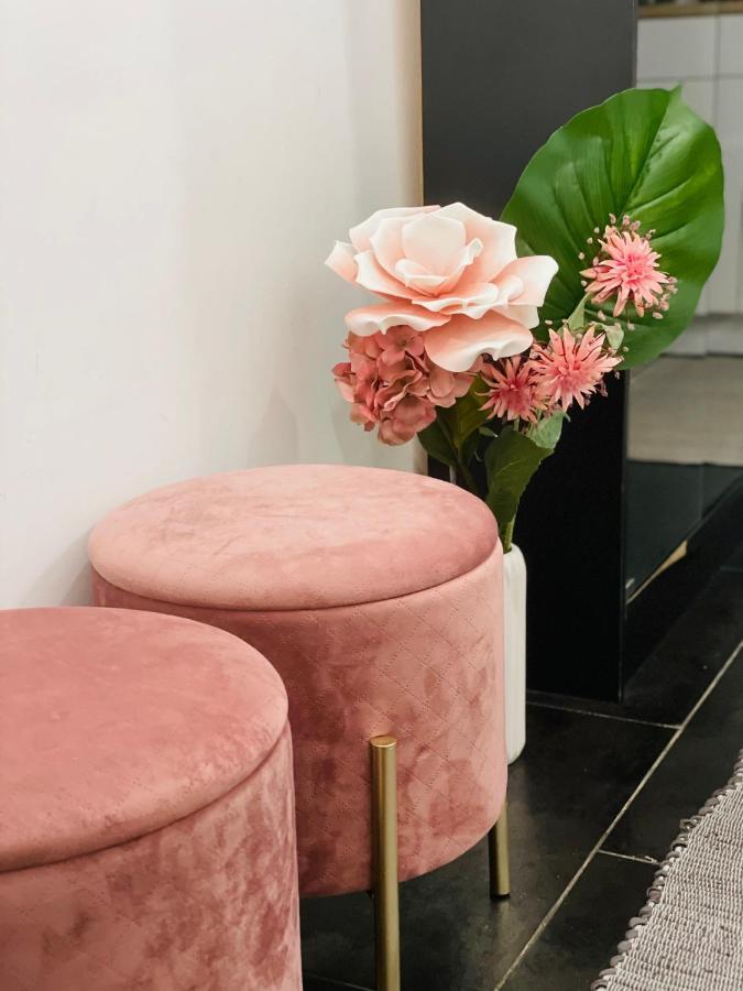 Private Place To Stay Self Check In-Nonstop- Netflix-Wifi Resita Exteriör bild
