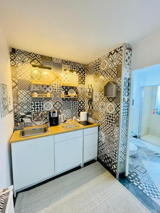 Private Place To Stay Self Check In-Nonstop- Netflix-Wifi Resita Exteriör bild