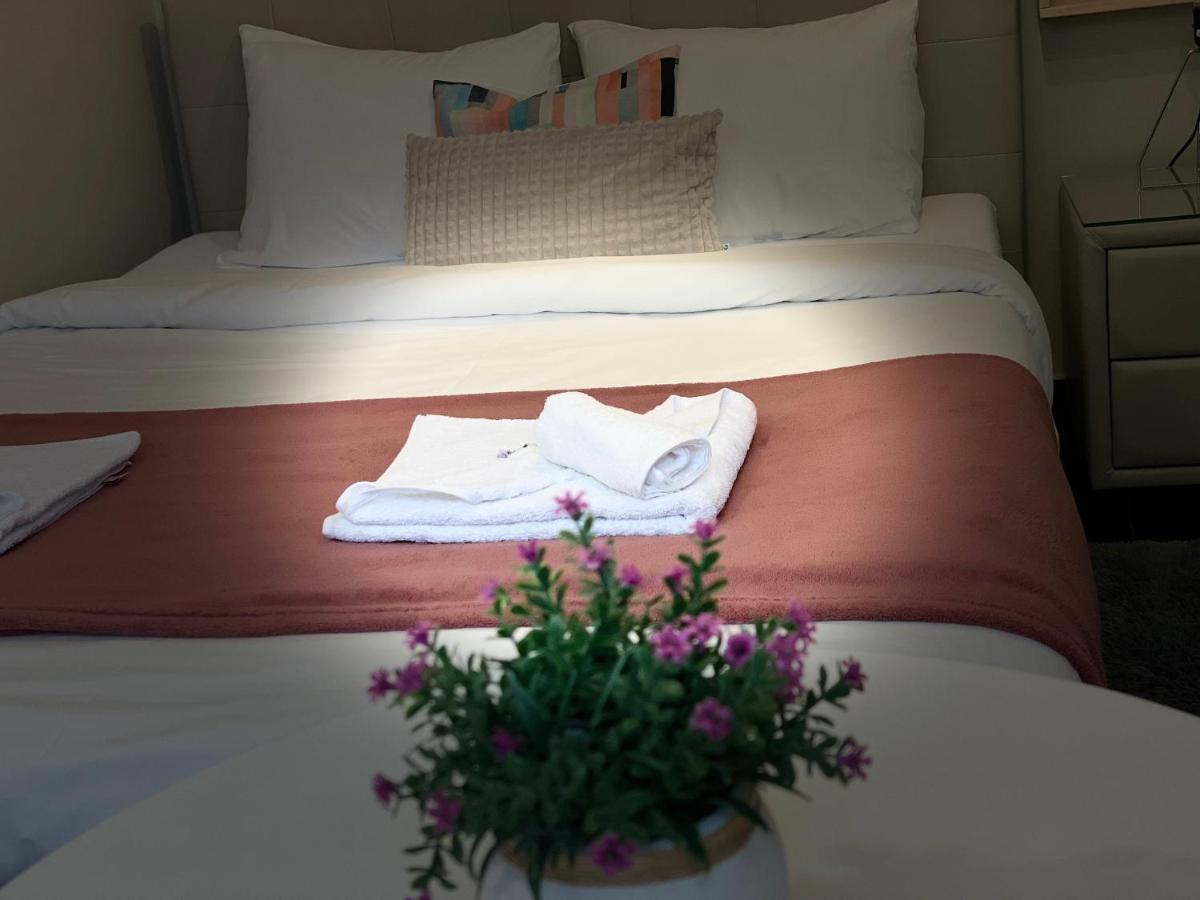Private Place To Stay Self Check In-Nonstop- Netflix-Wifi Resita Exteriör bild