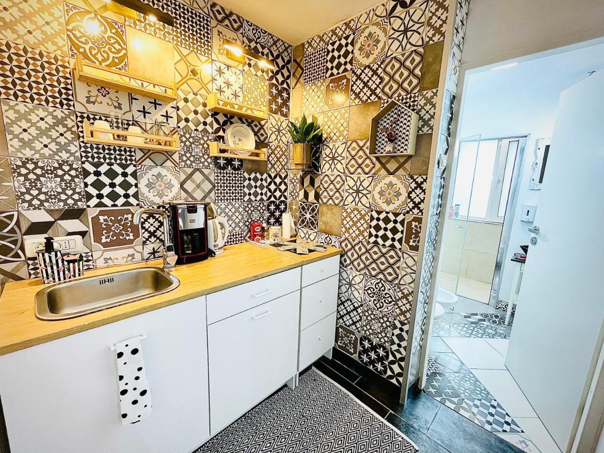 Private Place To Stay Self Check In-Nonstop- Netflix-Wifi Resita Exteriör bild